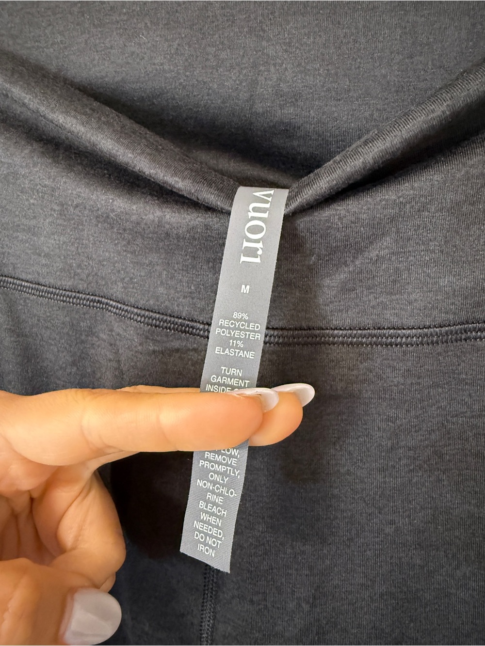 NWOT Vuori Halo Slim Flare Pant Yoga Athleisure Everyday Chic DreamKnit Black M - Picture 8 of 9